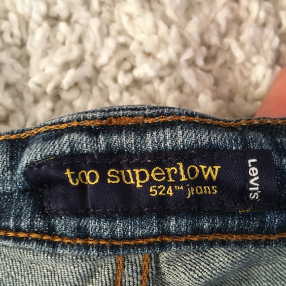 LEVI’S Straight Leg Medium Wash Jeans - Picture 2 of 3